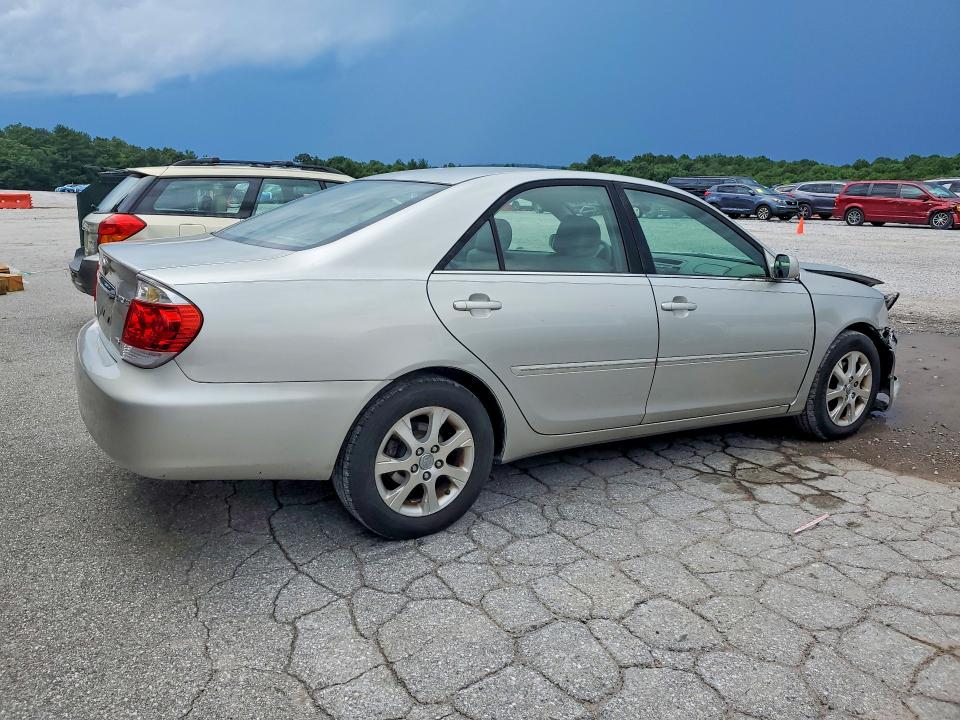 63823126 :رقم المزاد ، 4T1BF30K05U614410 vin ، 2005 Toyota Camry مزاد بيع