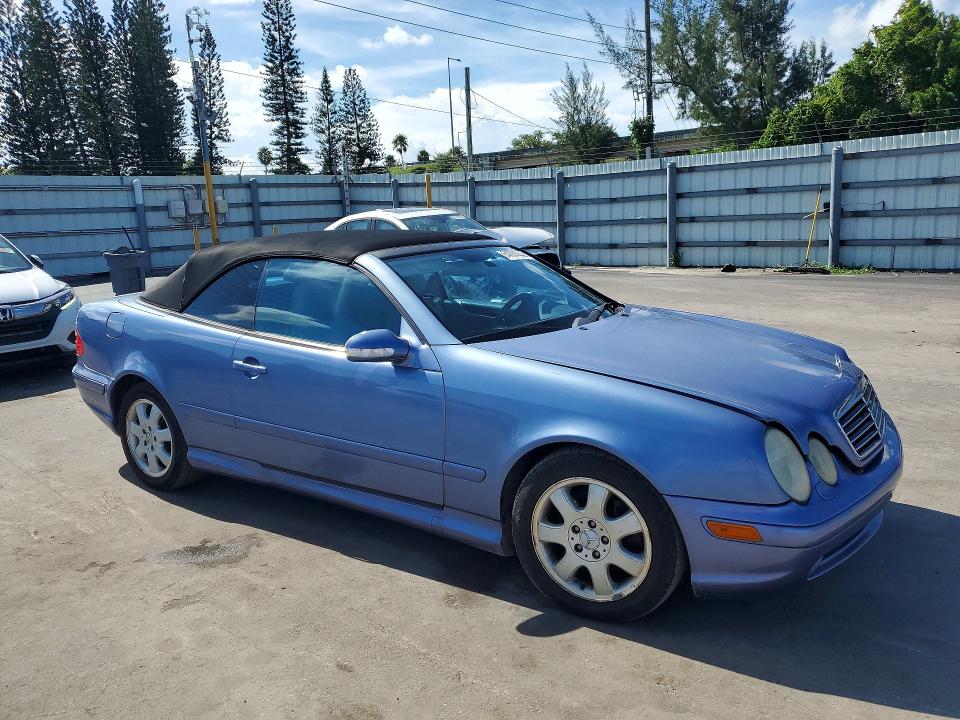 64391836 :رقم المزاد ، WDBLK70G4YT051944 vin ، 2000 Mercedes-benz Clk مزاد بيع