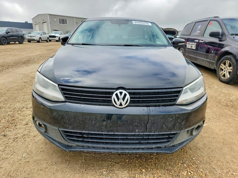 64585226 :رقم المزاد ، 3VWDL7AJ4EM241103 vin ، 2014 Volkswagen Jetta مزاد بيع