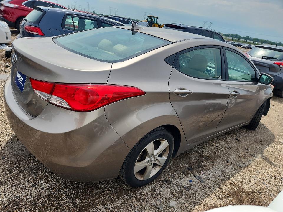64644166 :رقم المزاد ، 5NPDH4AE3DH394226 vin ، 2013 Hyundai Elantra مزاد بيع
