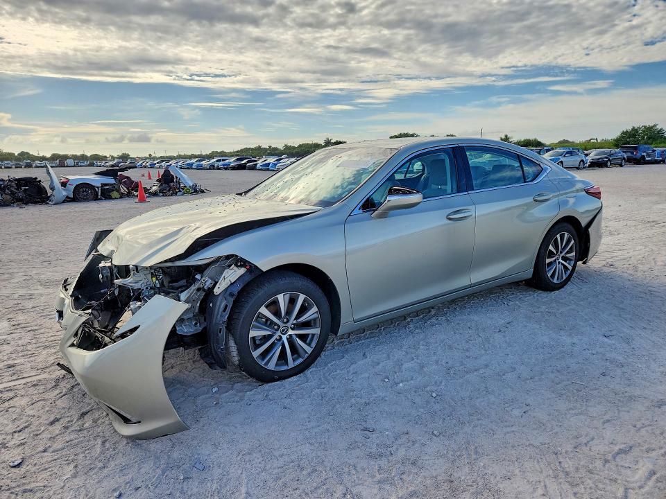 65838826 :رقم المزاد ، 58ADZ1B10MU082981 vin ، 2021 Lexus Es 350 مزاد بيع