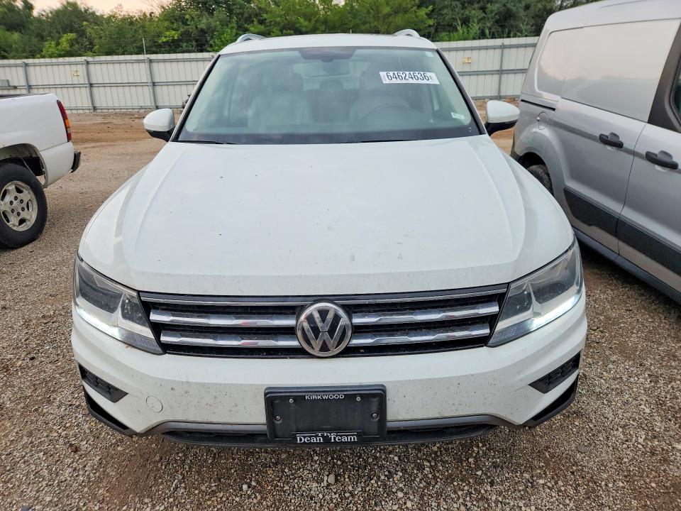 64624636 :رقم المزاد ، 3VV3B7AX4JM001020 vin ، 2018 Volkswagen Tiguan مزاد بيع