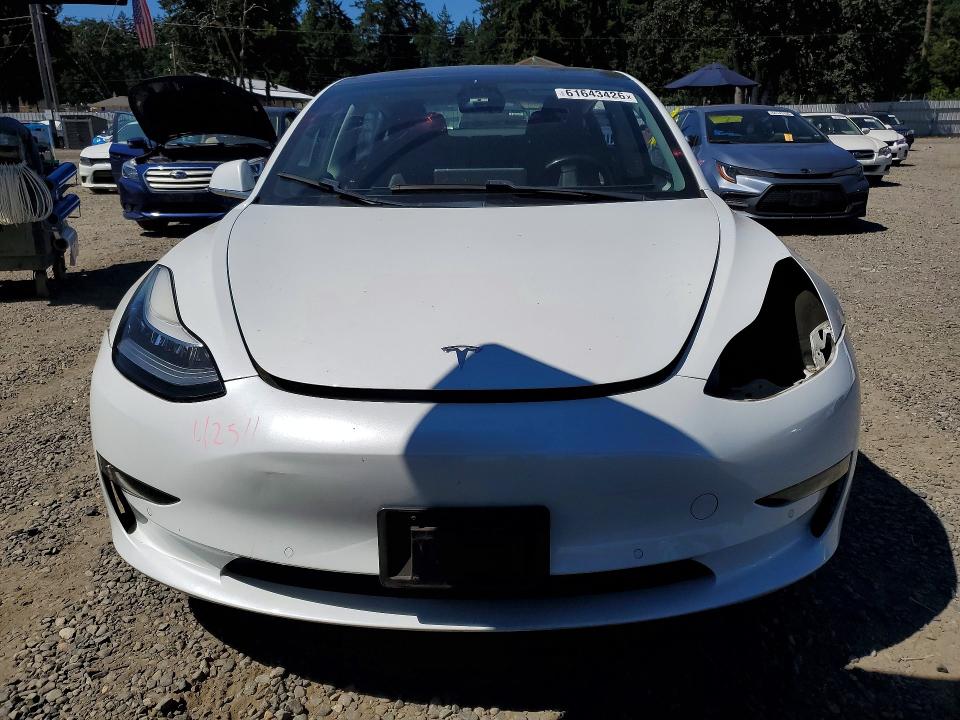 2018 Tesla Model 3 მანქანა იყიდება აუქციონზე, vin: 5YJ3E1EB8JF092458, აუქციონის ნომერი: 61643426