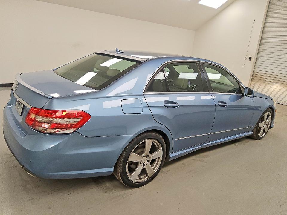 2010 Mercedes-benz E მანქანა იყიდება აუქციონზე, vin: WDDHF5GBXAA084836, აუქციონის ნომერი: 62324216