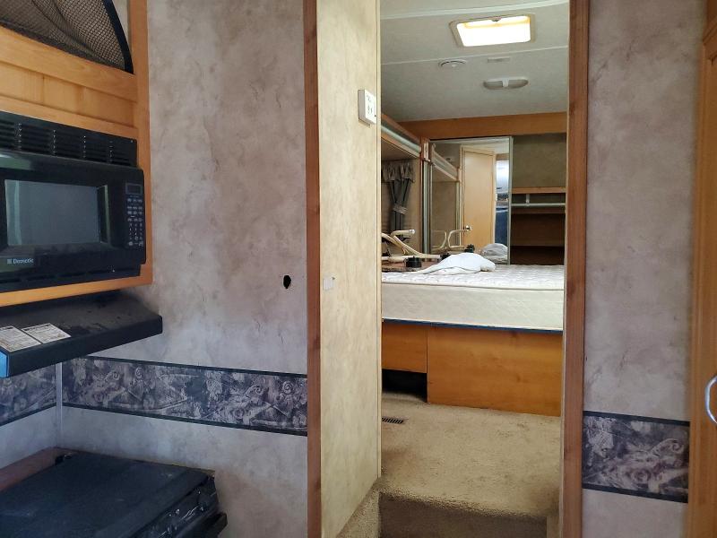 64053726 :رقم المزاد ، 4YDF392347R802325 vin ، 2007 Keystone Raptor Rp3 مزاد بيع