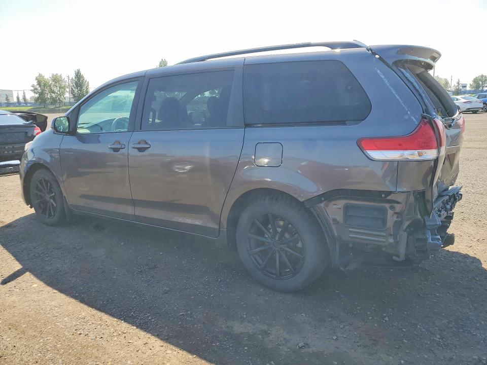 2013 Toyota Sienna მანქანა იყიდება აუქციონზე, vin: 5TDKK3DC1DS366559, აუქციონის ნომერი: 64560206