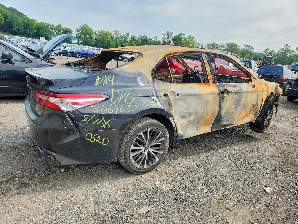 Auction sale of the 2020 Toyota Camry, vin: 4T1G11AK3LU917928, lot number: 64375616