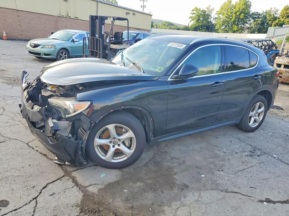 Продаж на аукціоні авто 2018 Alfa Romeo Stelvio, vin: ZASFAKANXJ7B80973, номер лоту: 63723506