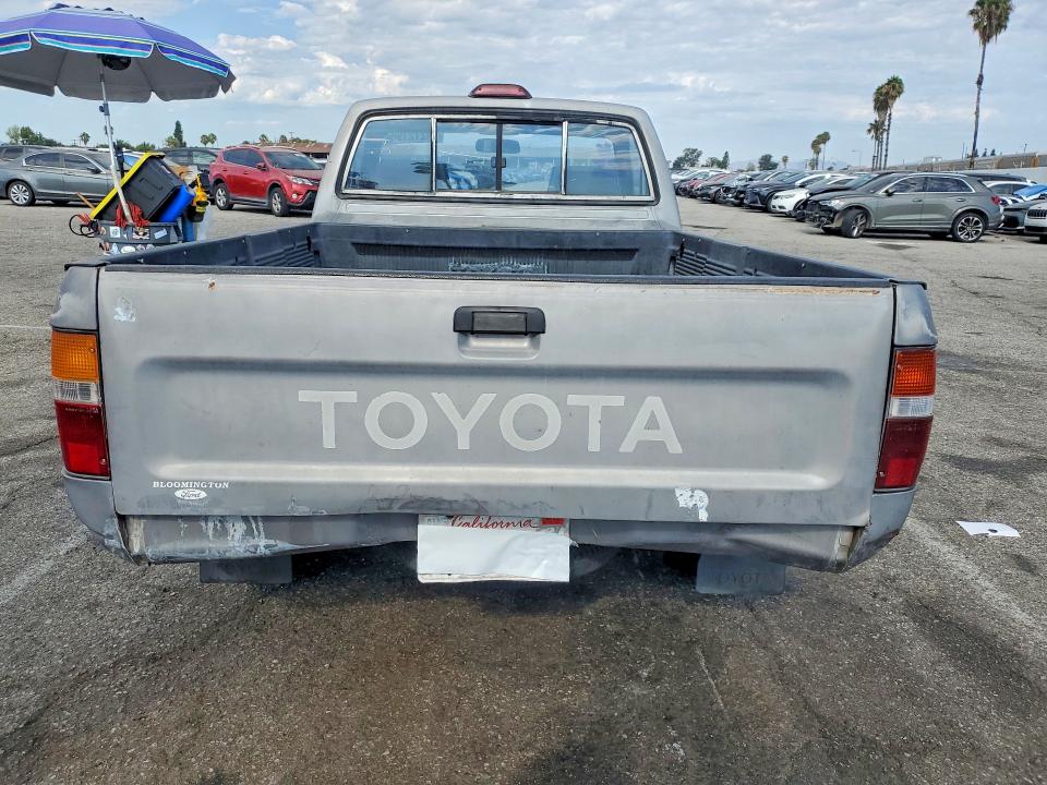64272196 :رقم المزاد ، 4TARN81A4RZ179176 vin ، 1994 Toyota Pickup مزاد بيع