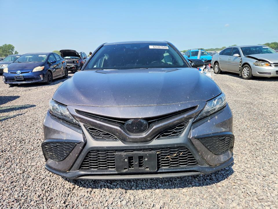 Продажа на аукционе авто 2024 Toyota Camry, vin: 4T1G11AK2RU878872, номер лота: 65587046