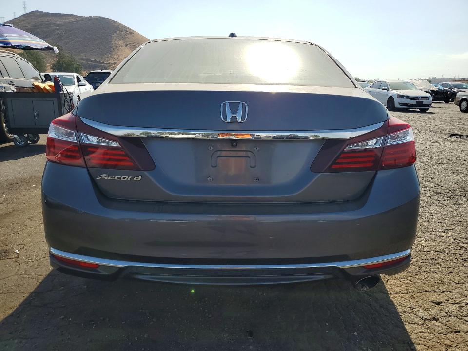 Продажа на аукционе авто 2017 Honda Accord, vin: 1HGCR2F87HA056892, номер лота: 63943076