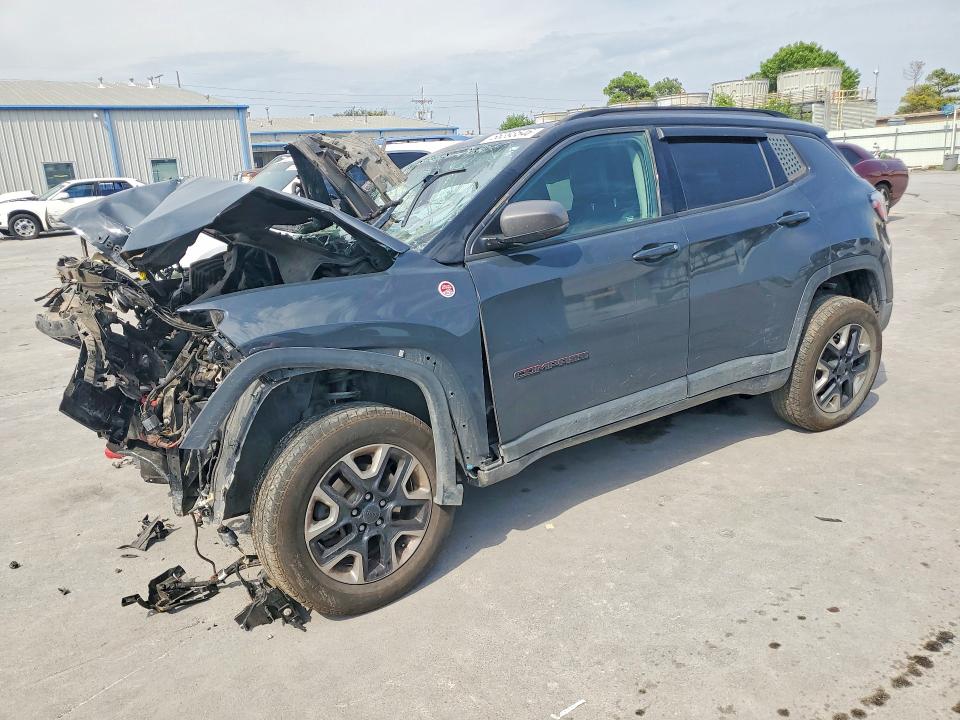 66393546 :رقم المزاد ، 3C4NJDDB9JT211935 vin ، 2018 Jeep Compass مزاد بيع