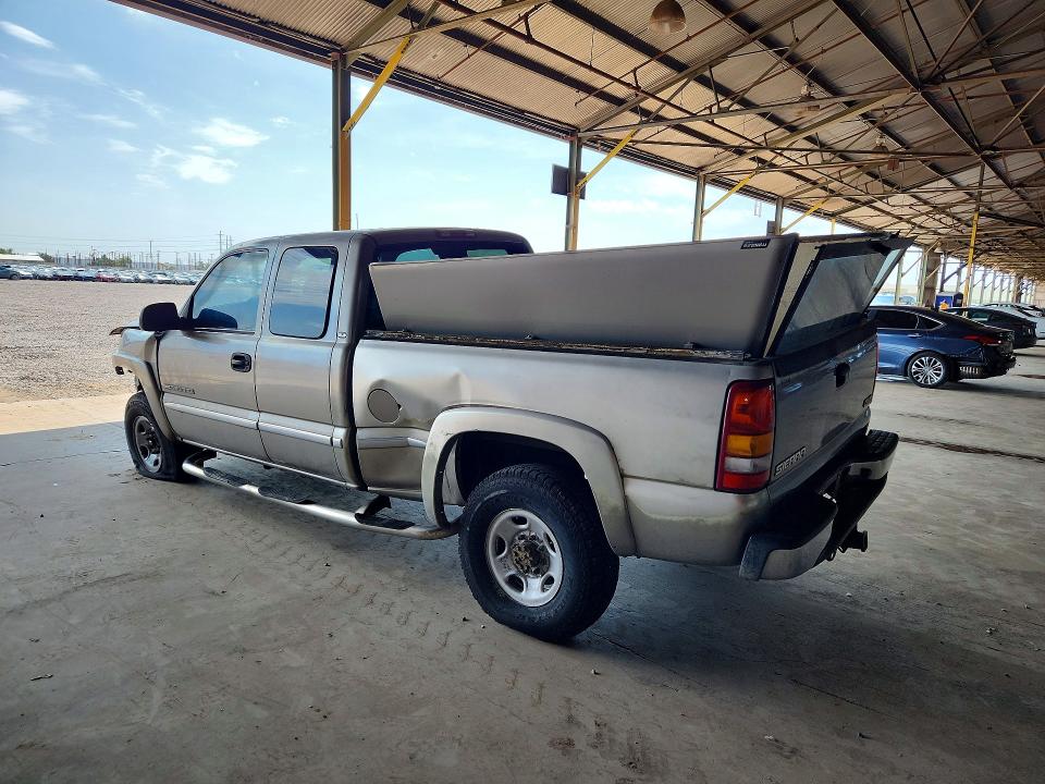 63264286 :رقم المزاد ، 1GTHC29U52E134908 vin ، 2002 Gmc Sierra مزاد بيع