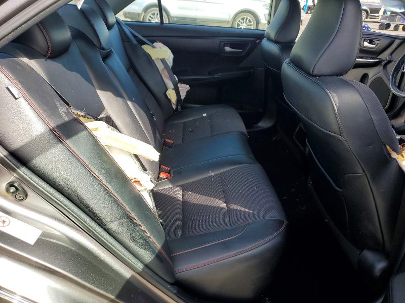 63889346 :رقم المزاد ، 4T1BF1FK5HU305208 vin ، 2017 Toyota Camry مزاد بيع