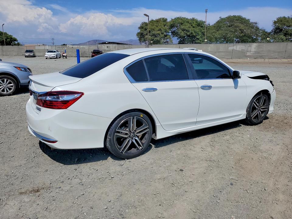 Продаж на аукціоні авто 2017 Honda Accord, vin: 1HGCR2F15HA266197, номер лоту: 64785536