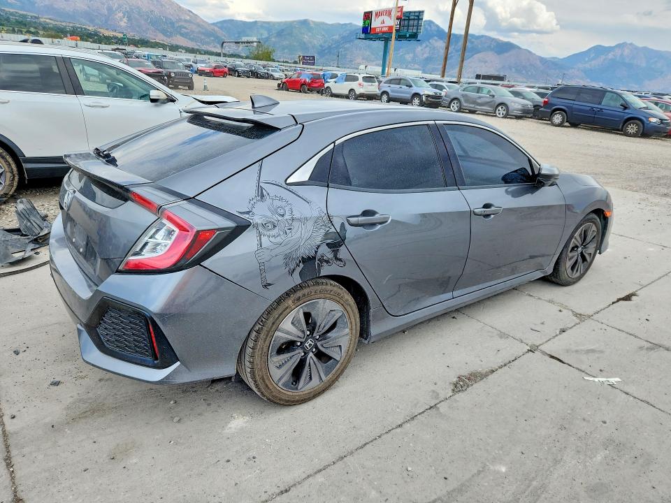 64700436 :رقم المزاد ، SHHFK7H57JU414911 vin ، 2018 Honda Civic مزاد بيع