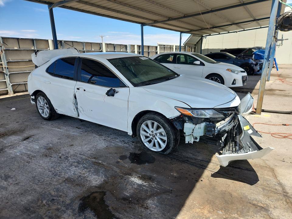 2022 Toyota Camry მანქანა იყიდება აუქციონზე, vin: 4T1C11AK4NU046863, აუქციონის ნომერი: 64484456