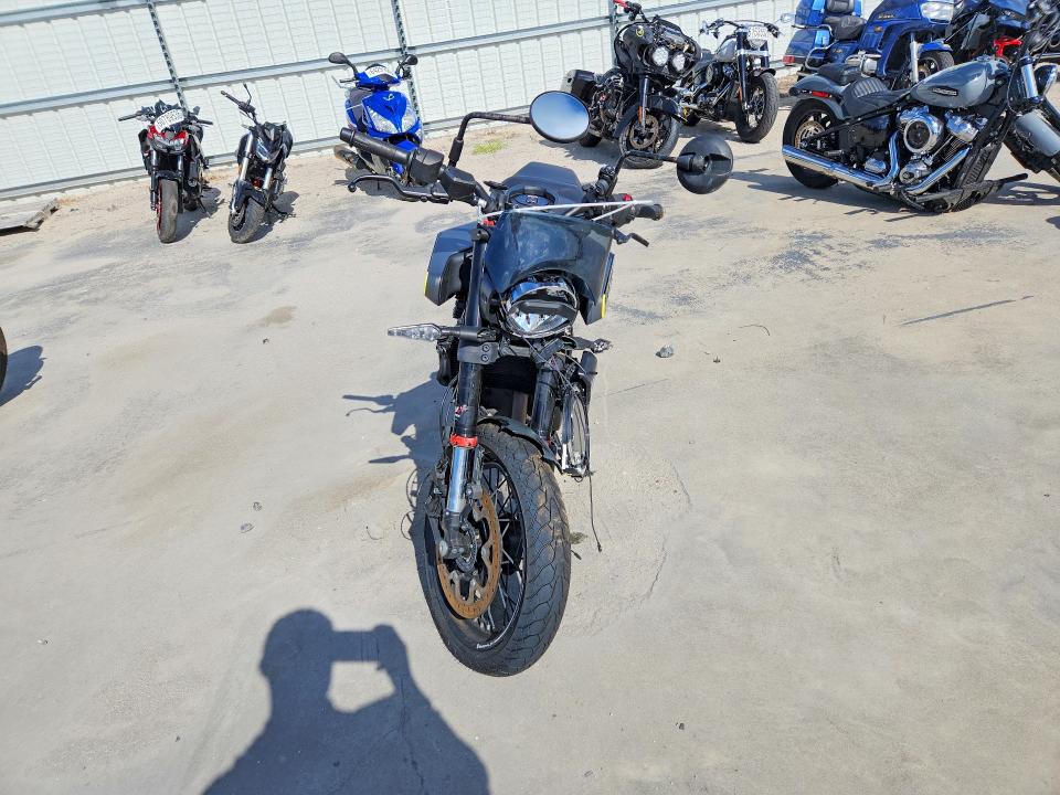 Продаж на аукціоні авто 2024 Husqvarna Vitpilen 401/svartpilen 401, vin: MD2JUJ403RN211065, номер лоту: 64340056