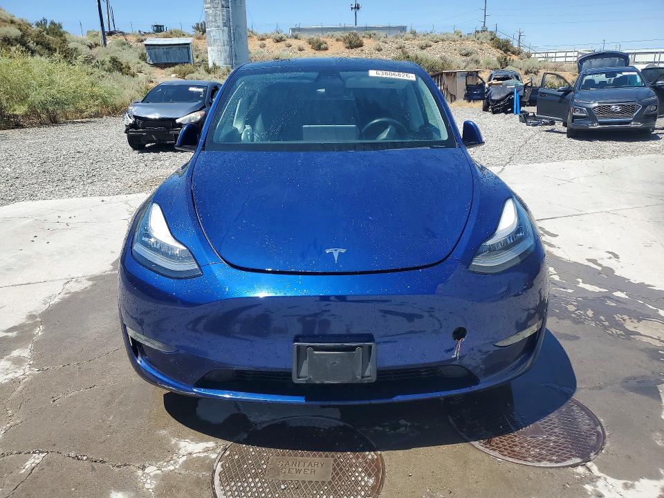 63806826 :رقم المزاد ، 5YJYGDEE9MF060652 vin ، 2021 Tesla Model Y مزاد بيع