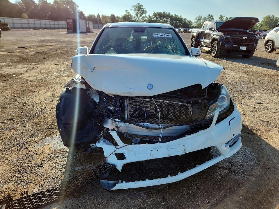 Продаж на аукціоні авто 2012 Mercedes-benz C, vin: WDDGF8BB1CA698875, номер лоту: 66106536