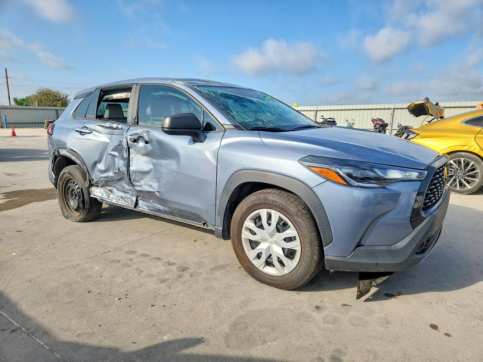 64584146 :رقم المزاد ، 7MUAAAAG8NV018369 vin ، 2022 Toyota Corolla Cross مزاد بيع