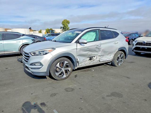 2017 Hyundai Tucson მანქანა იყიდება აუქციონზე, vin: KM8J33A25HU566099, აუქციონის ნომერი: 65410606