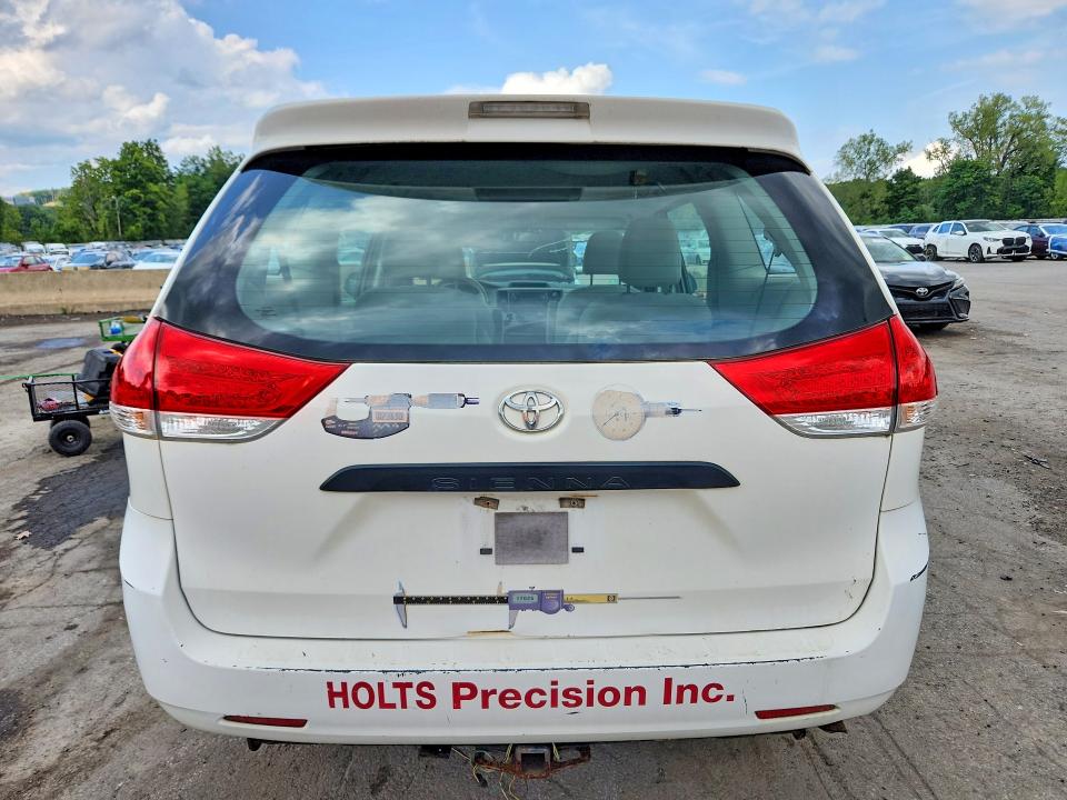 65162206 :رقم المزاد ، 5TDZK3DC0ES409580 vin ، 2014 Toyota Sienna مزاد بيع