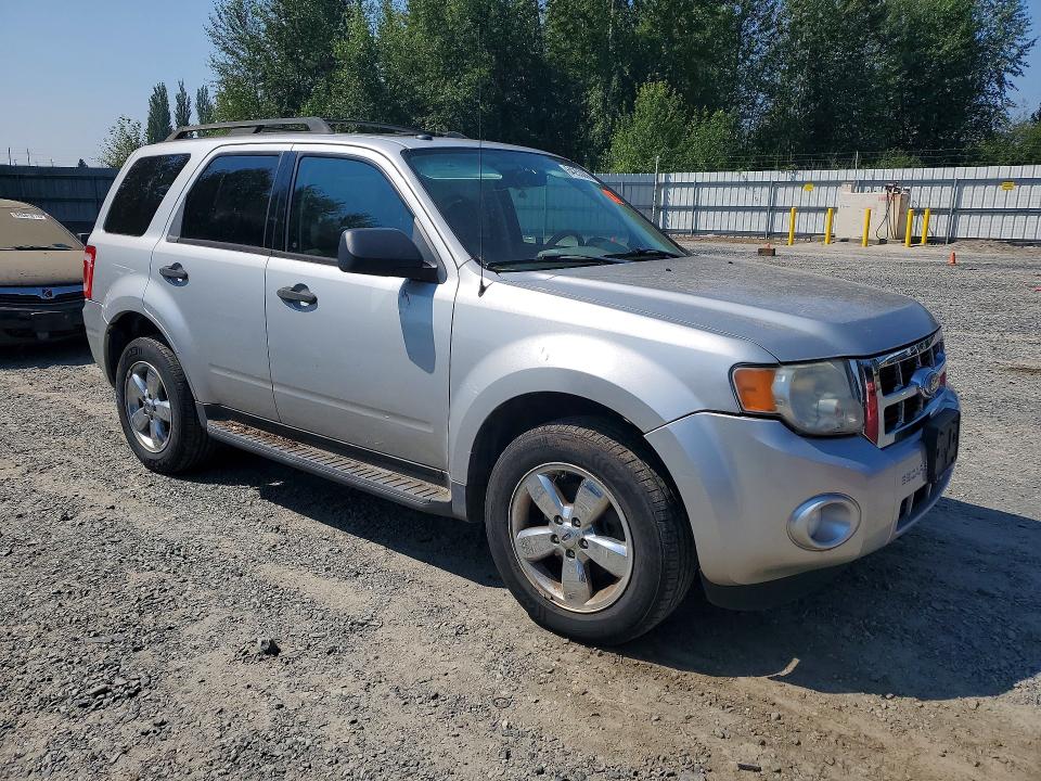 2009 Ford Escape მანქანა იყიდება აუქციონზე, vin: 1FMCU93G49KB03840, აუქციონის ნომერი: 64253006