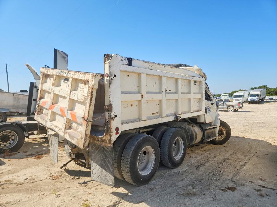 Продажа на аукционе авто 2015 Freightliner M2, vin: 1FVHC5DV7FHGS1105, номер лота: 65884076