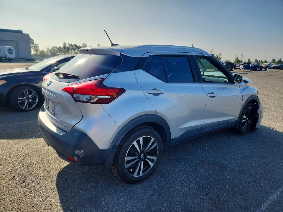 Продажа на аукционе авто 2019 Nissan Kicks, vin: 3N1CP5CU8KL519620, номер лота: 64798426