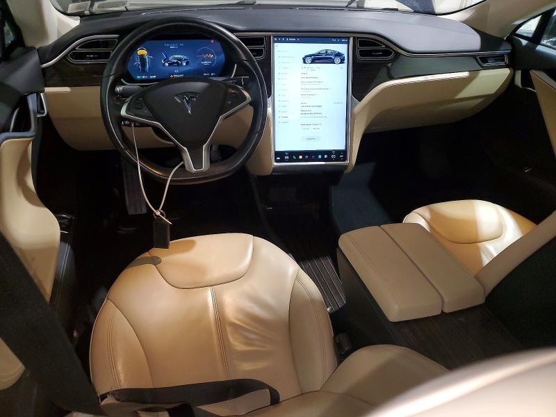 2015 Tesla Model S მანქანა იყიდება აუქციონზე, vin: 5YJSA1H27FF082062, აუქციონის ნომერი: 64305396