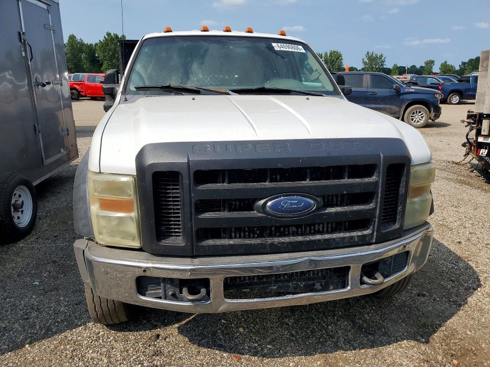 64690806 :رقم المزاد ، 1FDAW57R68EA02950 vin ، 2008 Ford F550 مزاد بيع