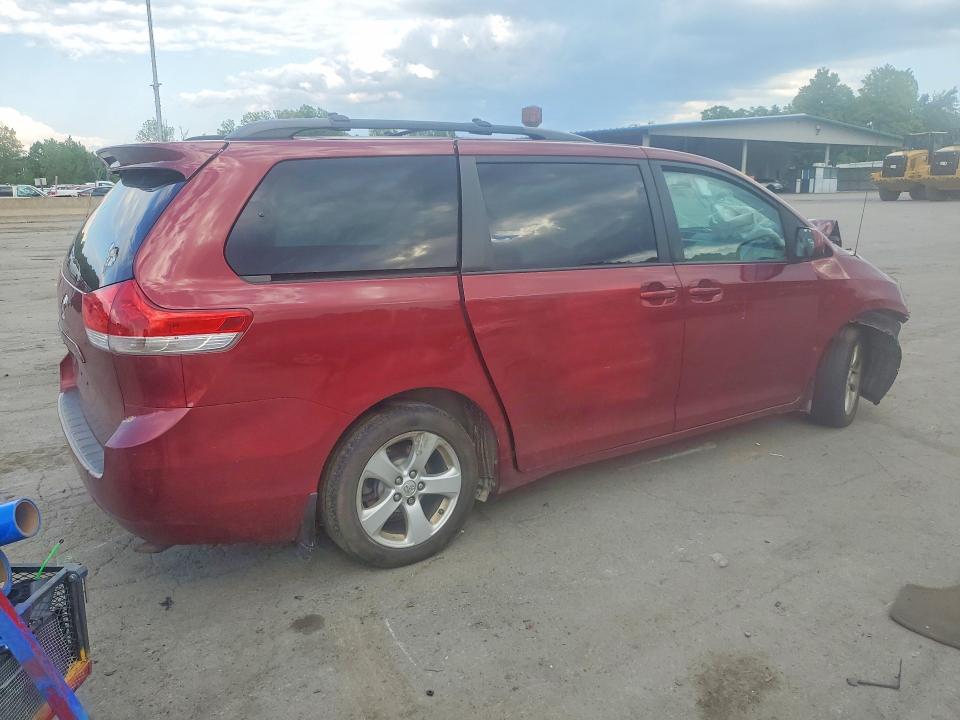 65378946 :رقم المزاد ، 5TDKK3DC4ES460890 vin ، 2014 Toyota Sienna مزاد بيع