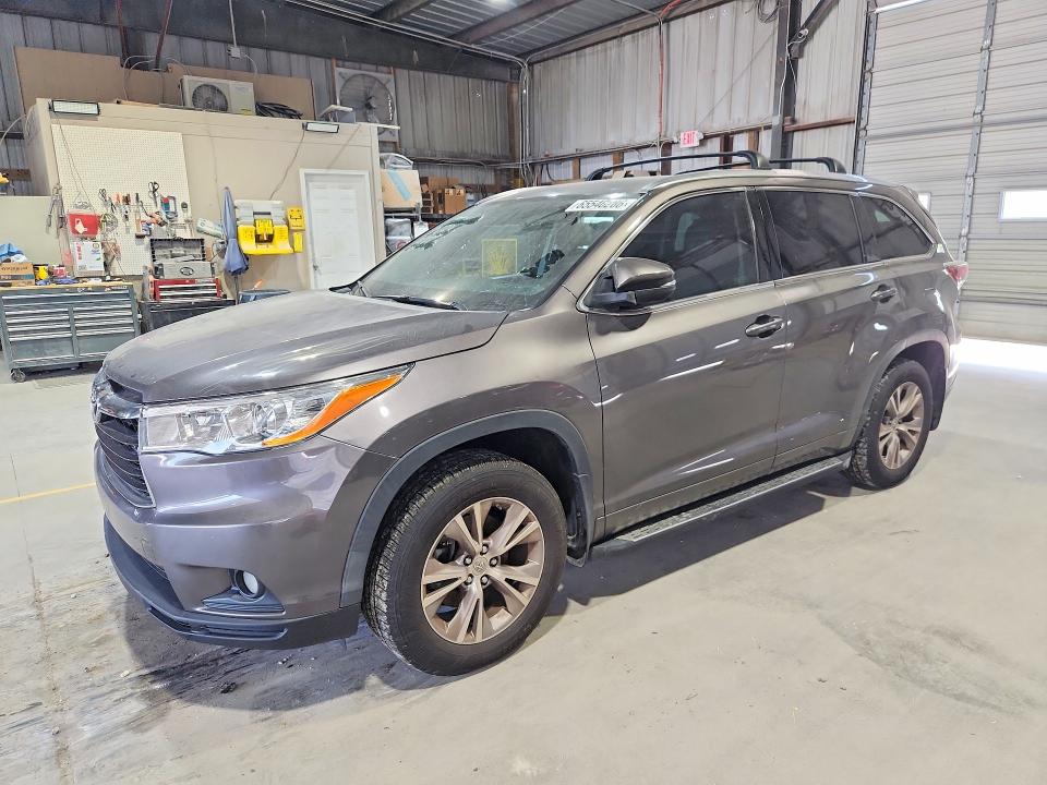 65546286 :رقم المزاد ، 5TDKKRFH1FS063022 vin ، 2015 Toyota Highlander مزاد بيع