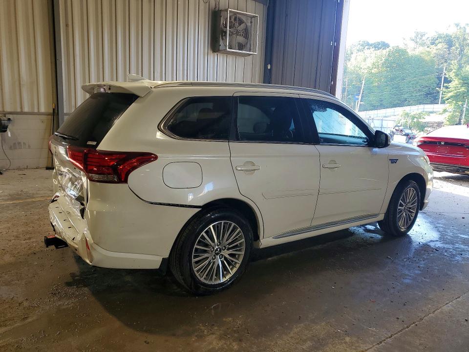Продажа на аукционе авто 2021 Mitsubishi Outlander, vin: JA4J2VA7XMZ000932, номер лота: 65873056