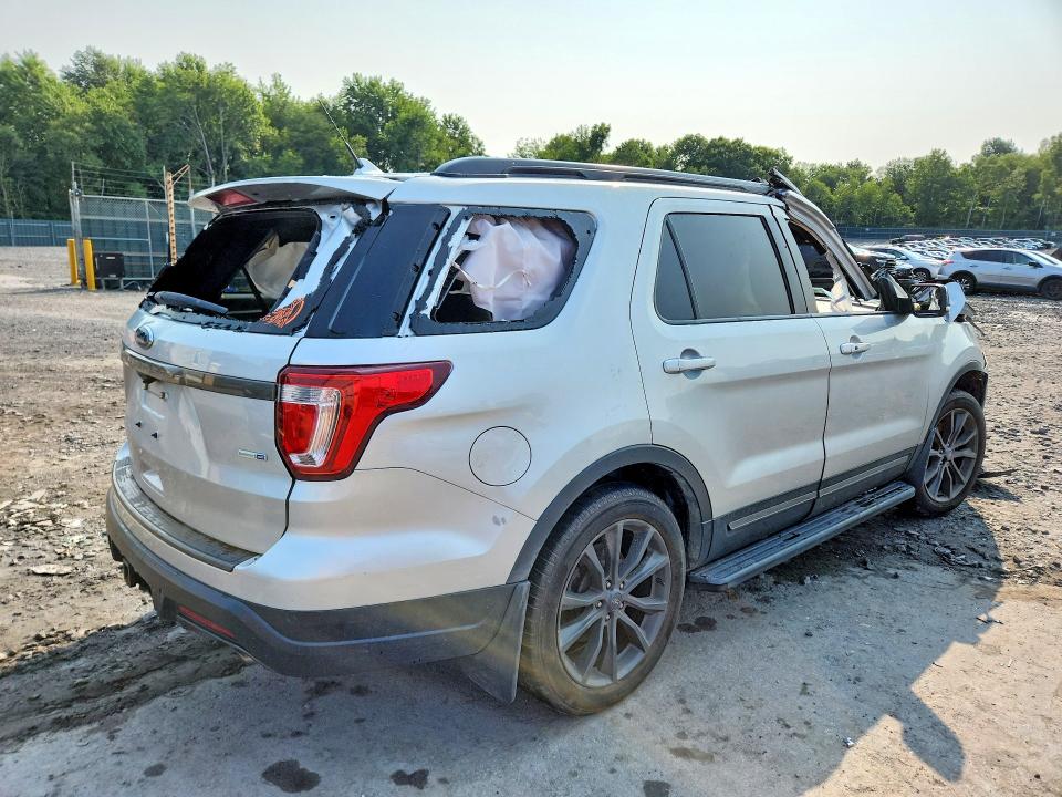 64551976 :رقم المزاد ، 1FM5K8DH1JGC52617 vin ، 2018 Ford Explorer مزاد بيع