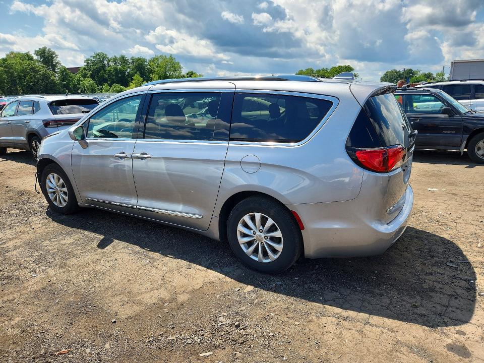 Продаж на аукціоні авто 2019 Chrysler Pacifica, vin: 2C4RC1BG0KR681302, номер лоту: 64892756
