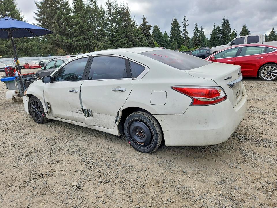 2015 Nissan Altima მანქანა იყიდება აუქციონზე, vin: 1N4AL3AP7FC592020, აუქციონის ნომერი: 65567226