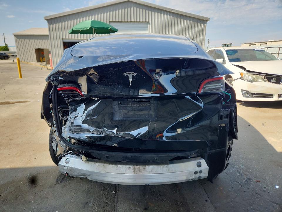 64319296 :رقم المزاد ، 7SAYGDED4SF267876 vin ، 2025 Tesla Model Y مزاد بيع