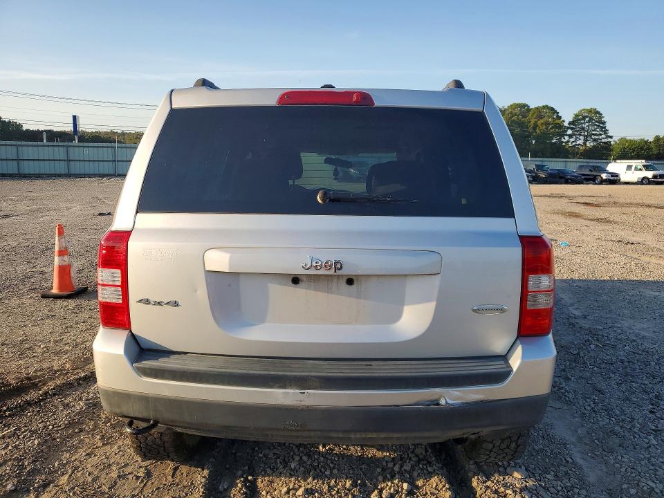 63164006 :رقم المزاد ، 1J4NF1GB6BD152680 vin ، 2011 Jeep Patriot مزاد بيع