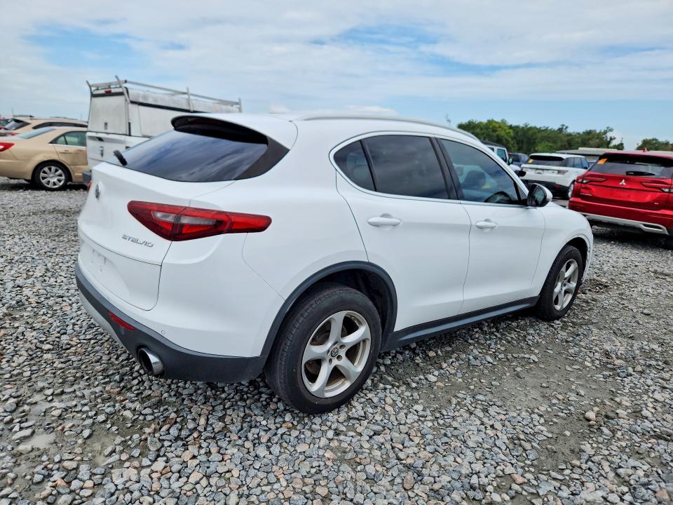 Продаж на аукціоні авто 2018 Alfa Romeo Stelvio, vin: ZASFAKAN1J7B81381, номер лоту: 64116386