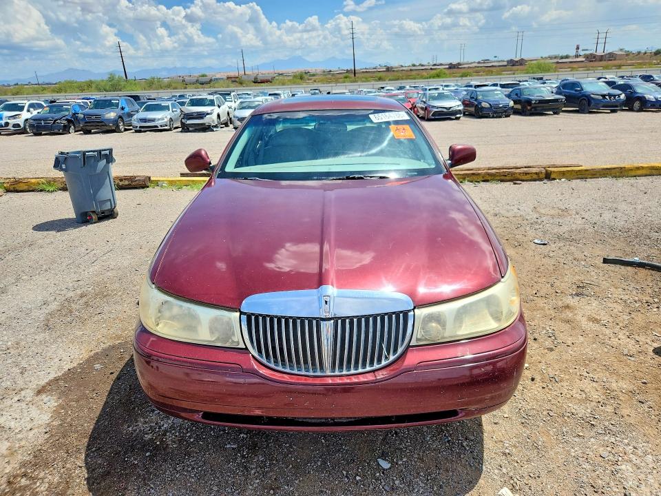 Продажа на аукционе авто 2001 Lincoln Town Car, vin: 1LNHM82W01Y629795, номер лота: 65164786