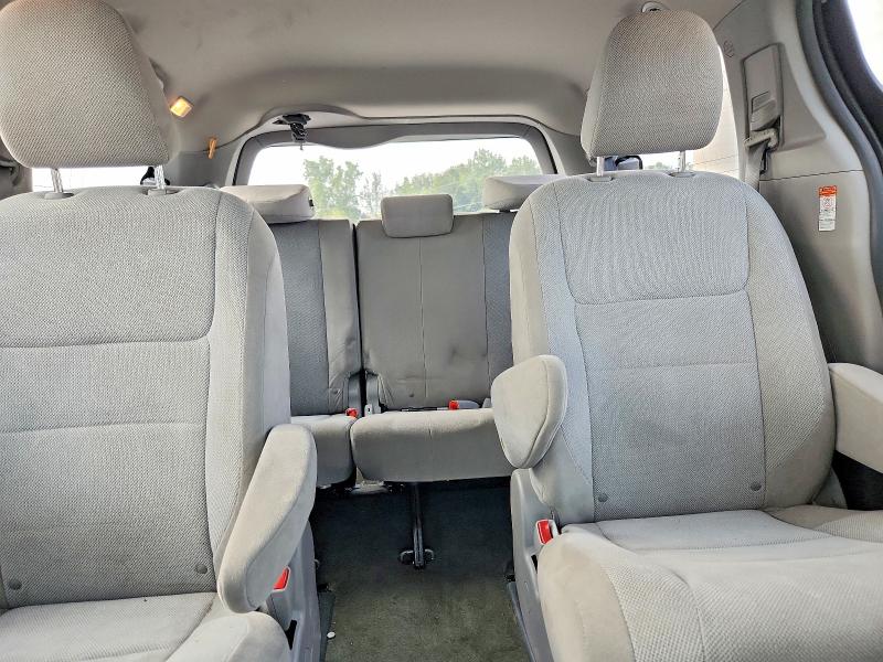 Продажа на аукционе авто 2015 Toyota Sienna, vin: 5TDZK3DC6FS615746, номер лота: 63693876