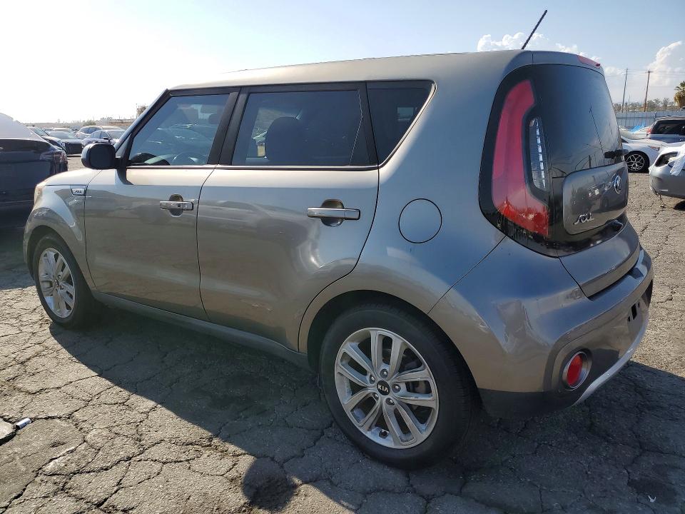 64827286 :رقم المزاد ، KNDJP3A57J7565513 vin ، 2018 Kia Soul مزاد بيع