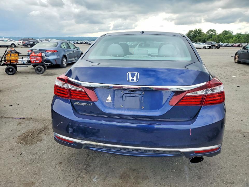 Продажа на аукционе авто 2017 Honda Accord, vin: 1HGCR2F78HA012102, номер лота: 63882726