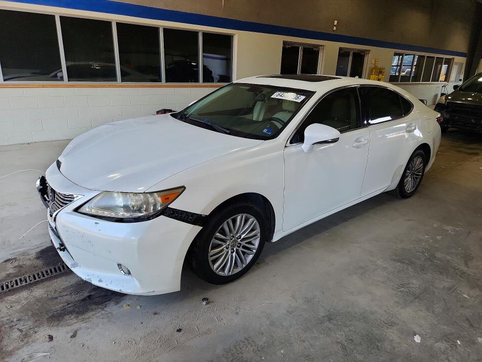 64908636 :رقم المزاد ، JTHBK1GG1D2070501 vin ، 2013 Lexus Es مزاد بيع