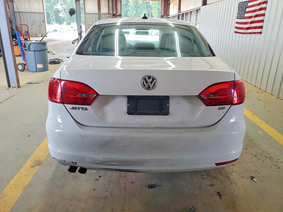 64313936 :رقم المزاد ، 3VWD17AJ6EM301629 vin ، 2014 Volkswagen Jetta مزاد بيع
