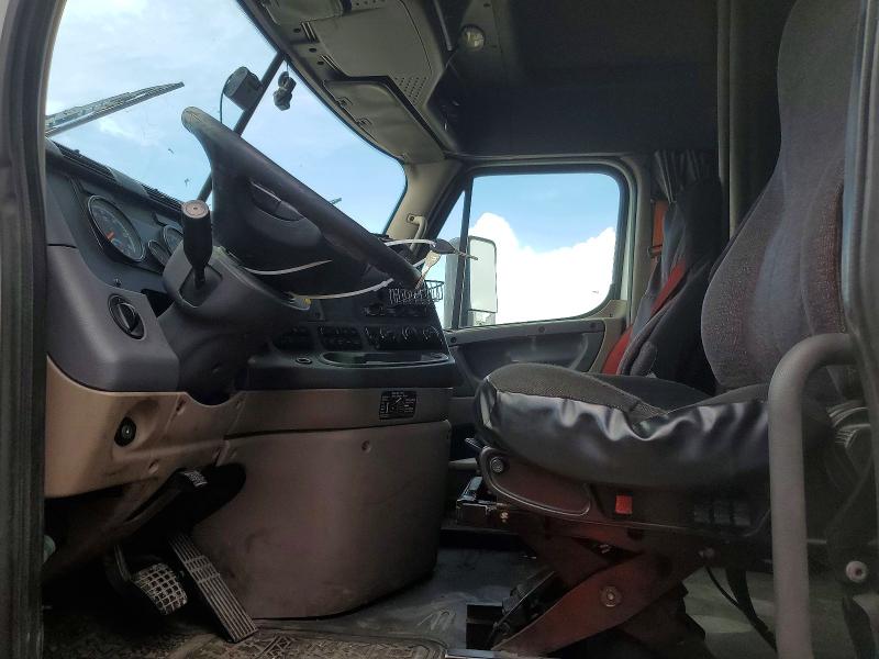 Aukcja sprzedaży 2015 Freightliner Cascadia, vin: 1FUJGLD57FLGJ0097, numer aukcji: 64000776