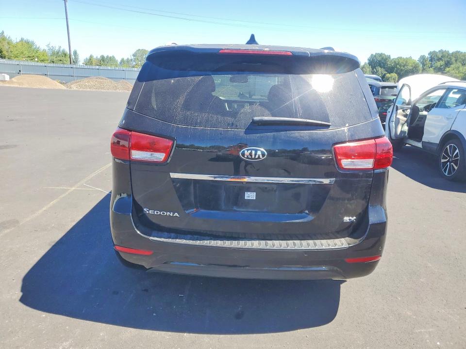 64973006 :رقم المزاد ، KNDMC5C12F6047708 vin ، 2015 Kia Sedona مزاد بيع