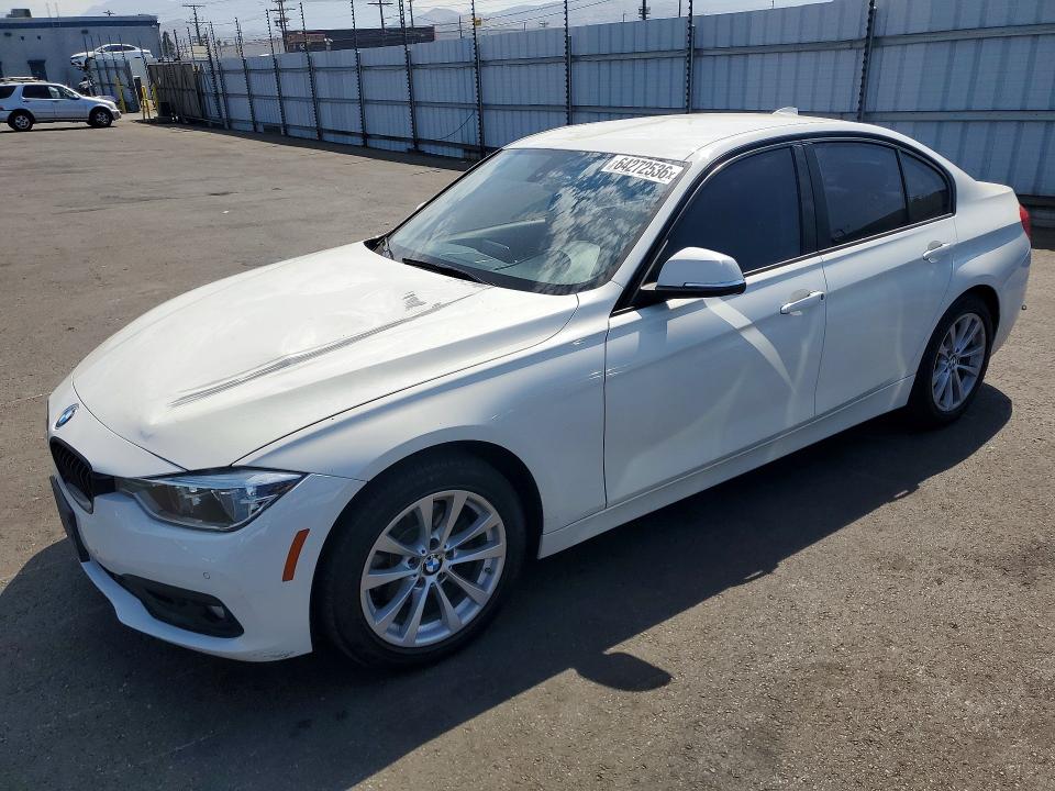 64272536 :رقم المزاد ، WBA8A9C50JAH14105 vin ، 2018 Bmw 320 مزاد بيع